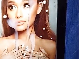 Ariana Grande 34+35
