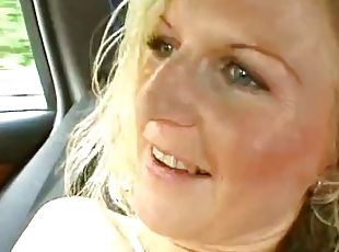 Amateur mature to fuck in the car