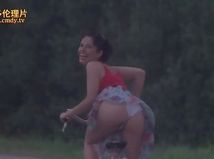 Hot italian actress in erotic video