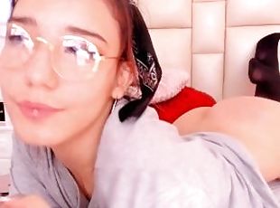 Nerdy girl with a cute face sucks a dildo like it's your cock