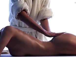 Brunette babe Vika gets her first time massage