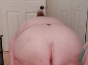 SSBBW dancing and shaking fat ass