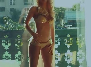 Hot Blonde Alanna Hensley Shows Her Body