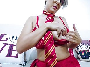 Hogwarts witch who loves plug and anal masturbation