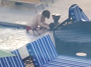 Horny couple decited to fuck in a hot tub outdoors while people watching