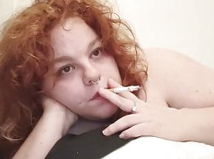 amatør, babes, tenåring, rødhåret, høyskole, fetisj, alene, røyking