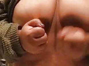 gros-nichons, grosse, masturbation, belle-femme-ronde, joufflue, doigtage, seins, petits-seins