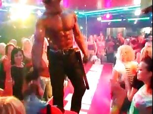 Afro muscled strippers dancing at CFNM sex party