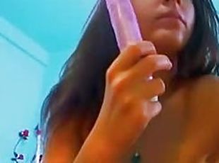Teen girl fucking herself on webcam