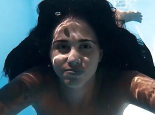 Venezuelan juicy teen showing big tits underwater