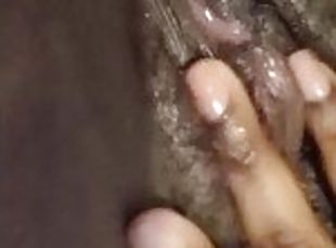 Phat squirting pussy