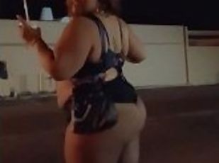 SEXY BBW SHOWS HER BODY OFF OUTSIDE ON THE BLOCK