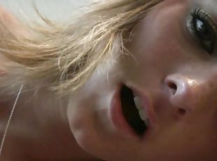 A new fuck machine brings hot amateur blonde to real orgasm