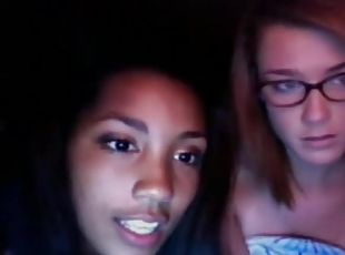2 Teens Flash Their Tits And Masturbate