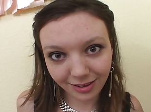 This Hottie Gives A Blowjob And Gets Cum In Her Mouth