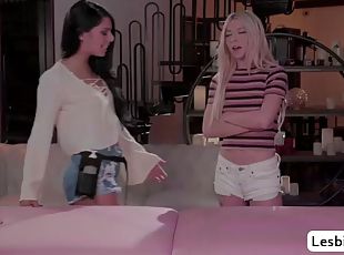 Gina valentina seduce her stepsis kenzie reeves to lesbian sex