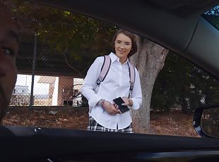 Hitchhiker Natalie Porkman shows her gratitude with a blowjob