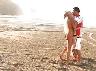 Blonde Babe Gets a Good Fuck in the Beach