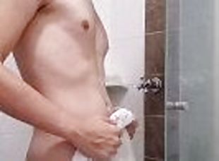 Tomando una ducha bathroom naked taking bath