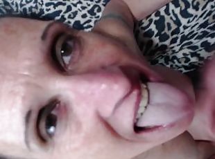 Swinginmilf aka Nikki knows how to take a cumload on her face and enjoys it watch me live @ night