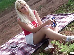 Outdoors pussy fingering session with dashing blonde solo model