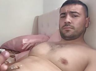 Beefy stud Rod Martin shows his thick dick and cumshot