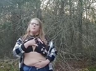 BBW with a fat ass gets fucked doggystyle outdoors in public by a skinny guy